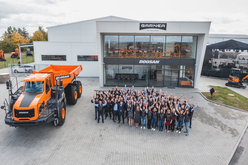 GARNEA FÊTE SON 30ÈME ANNIVERSAIRE ET OUVRE UNE NOUVELLE CONCESSION DOOSAN